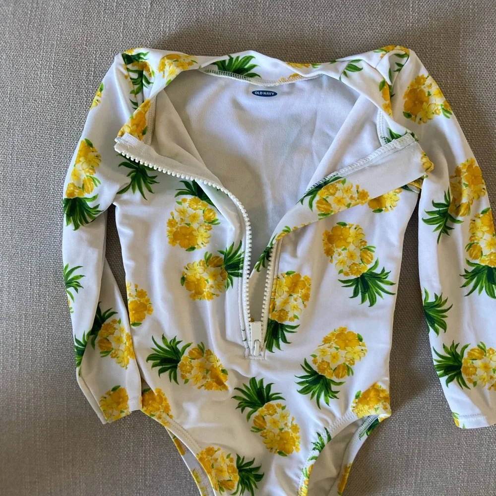 Long-sleeve zip Pineapple Rashguard Swimsuit - Picture 3 of 4